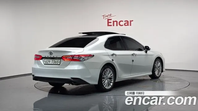 Toyota Camry (XV70) 2018 Белый из Кореи