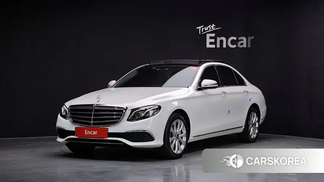 Mercedes-Benz E-Class W213 2019 Белый из Кореи