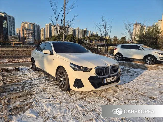 BMW 5 Series (G60) 2024 Белый из Кореи