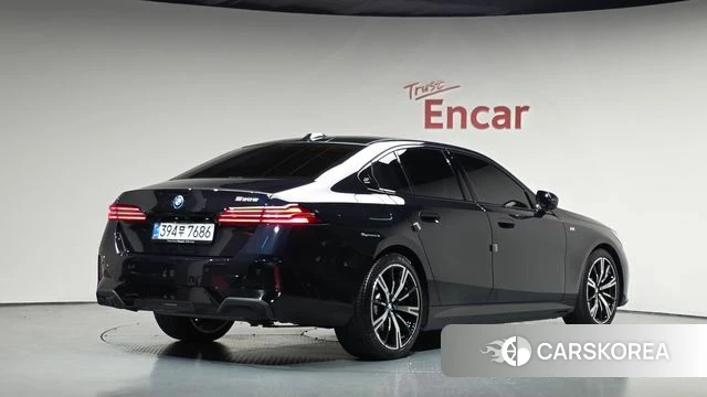 BMW 5 Series (G60) 2025 Черный из Кореи