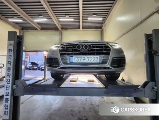 Audi Q5 (FY) 2020 Серебристо-серый из Кореи