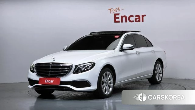 Mercedes-Benz E-Class W213 2019 Белый из Кореи
