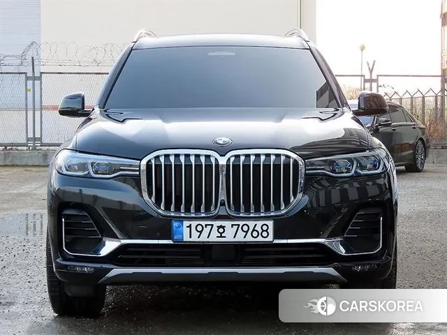 BMW X7 (G07) 2022 Черный из Кореи