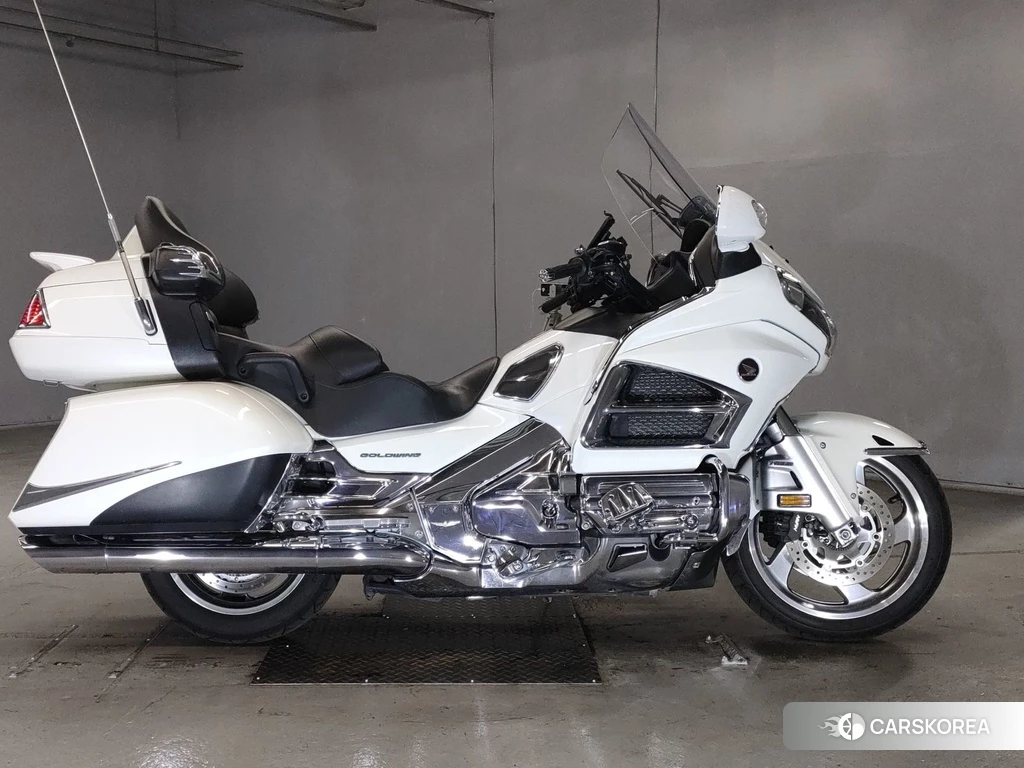 Проданный Honda GL1800 2013 из Японии