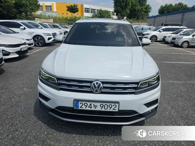 Volkswagen Tiguan second Generation 2019 Белый из Кореи