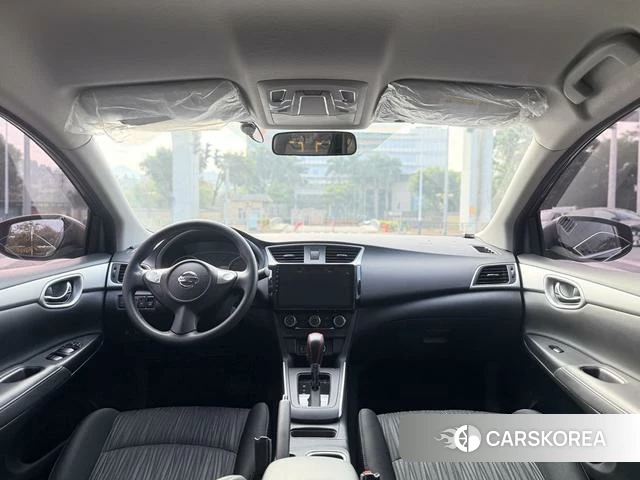 Nissan Xuan Yi 2023 Темно-серый из Китая