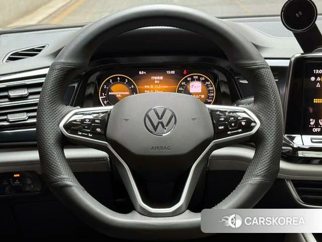 Volkswagen Tourang 2024 Черный из Китая
