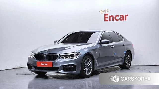 BMW 5 Series (G30) 2018 Серебристо-серый из Кореи