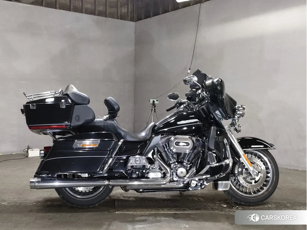 Проданный Harley-Davidson Electra Glide FLHTK1690 2011 из Японии, фото 2