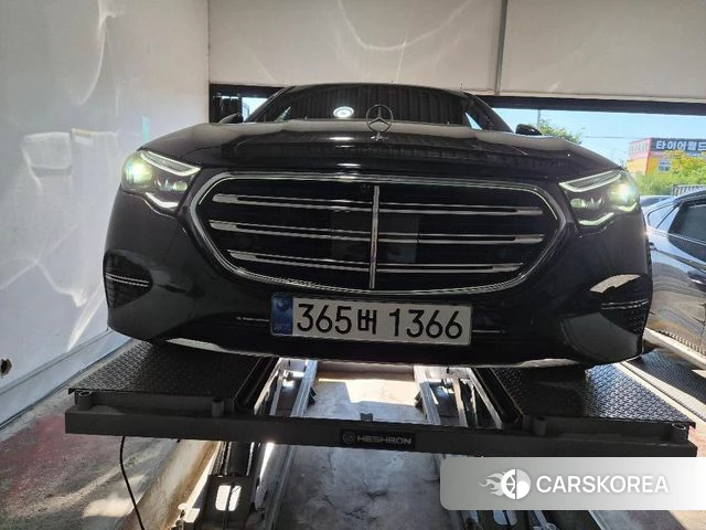 Mercedes-Benz E-Class W214 2026 Черный из Кореи