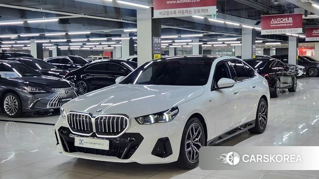 BMW 5 Series (G60) 2023 Белый из Кореи