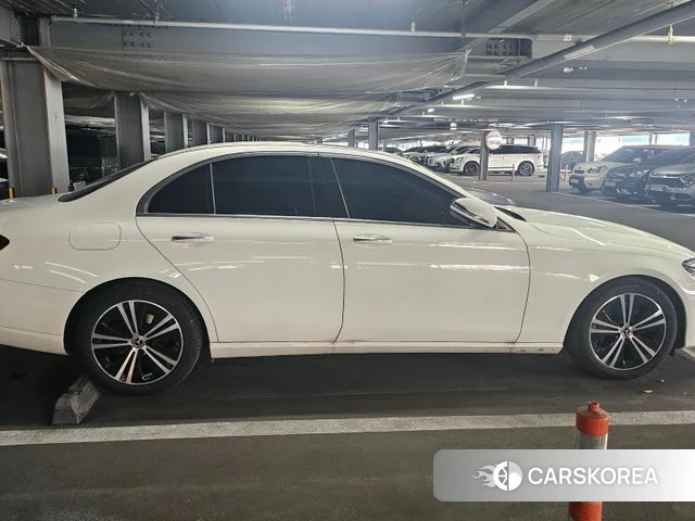 Mercedes-Benz E-Class W213 2020 Белый из Кореи