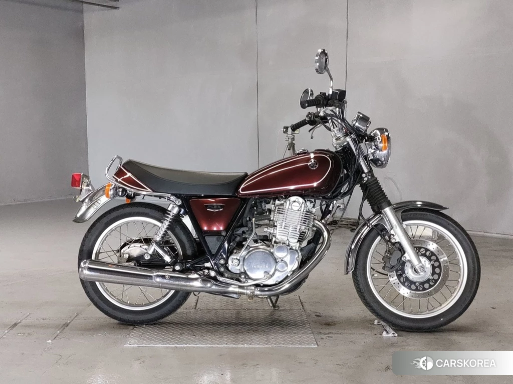 Проданный Yamaha SR 400 2015 из Японии