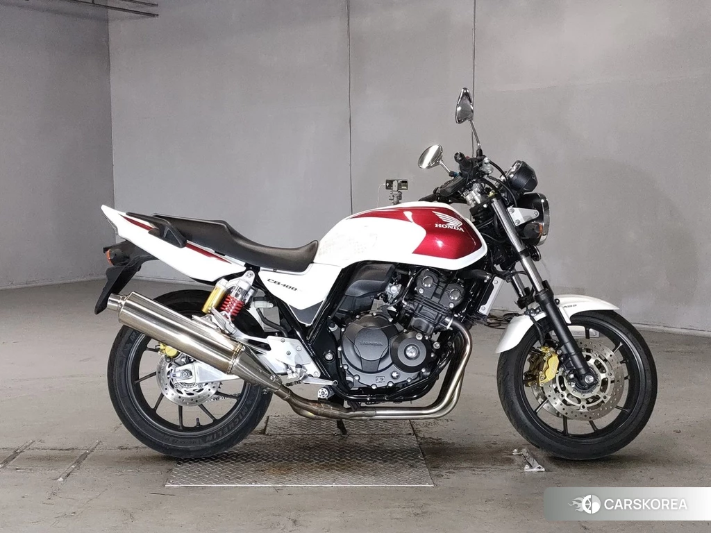 Проданный Honda CB400SF 2017 из Японии