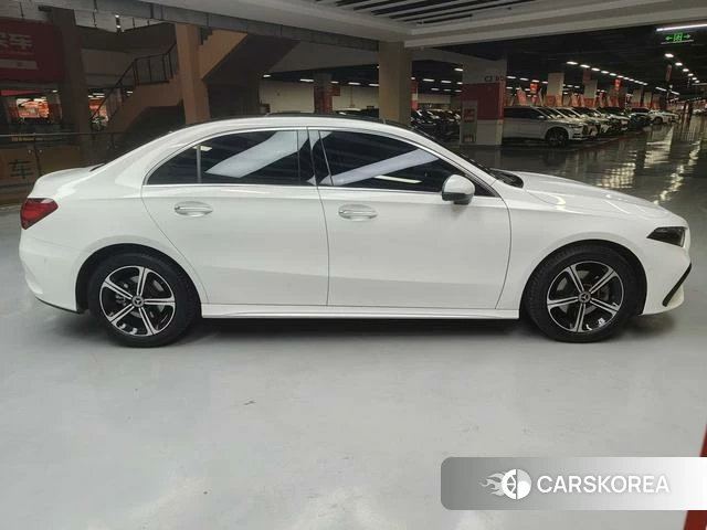 Mercedes-Benz Class A 2023 Белый из Китая