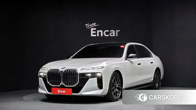 BMW 7 Series (G70) 2024 Белый из Кореи