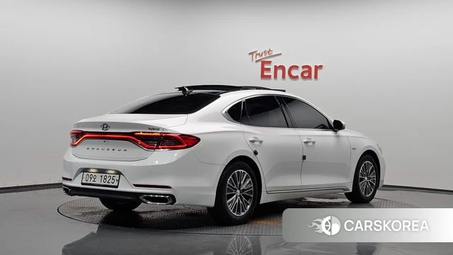 Hyundai Grandeur IG Hybrid 2019 Белый из Кореи