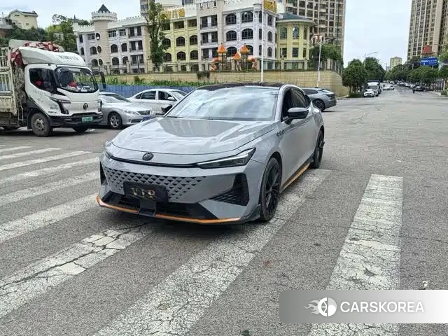 Chang'an UNI-V 2024 Silver/gray из Китая