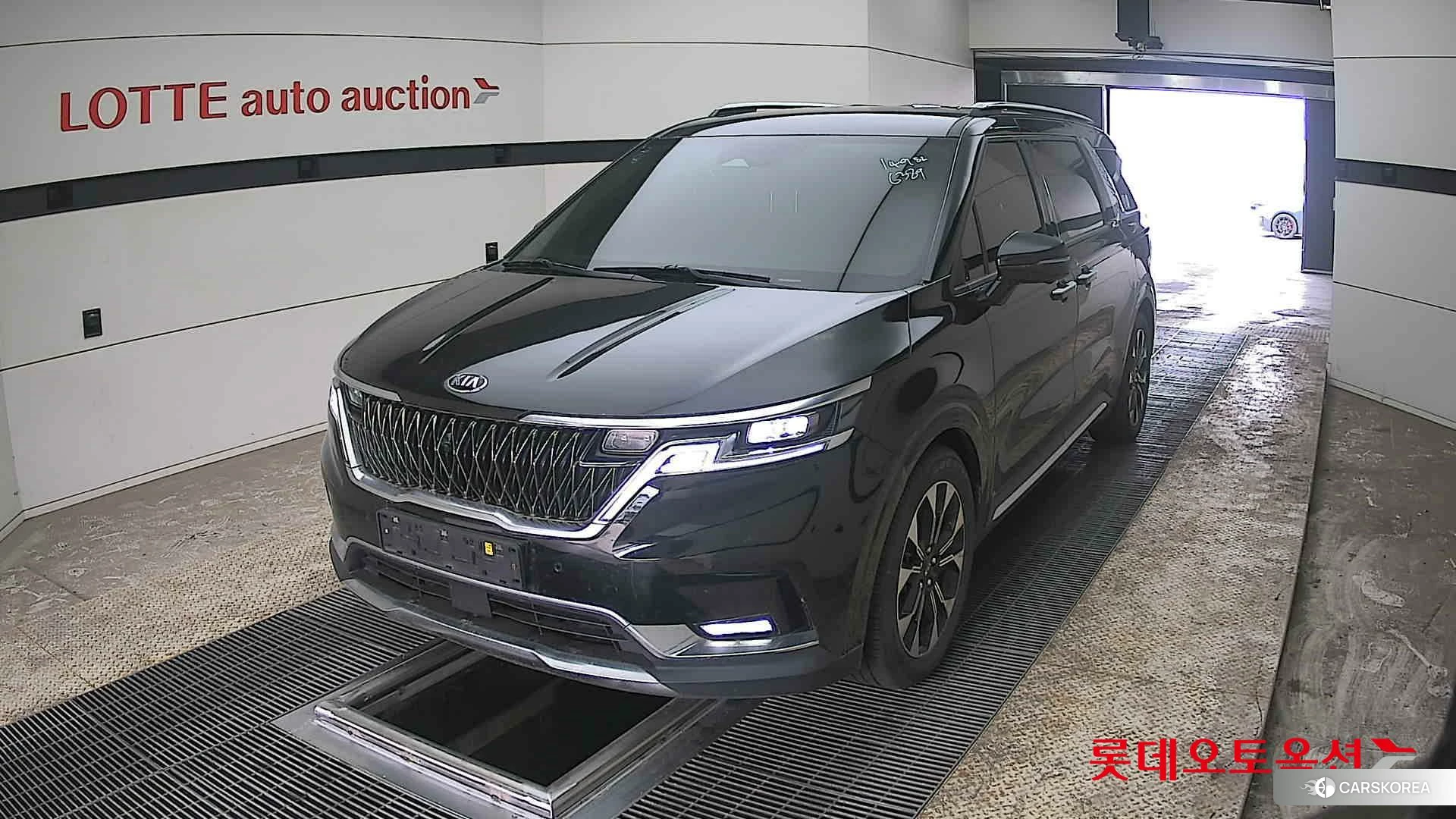 Kia Carnival 2021 Черный из Кореи