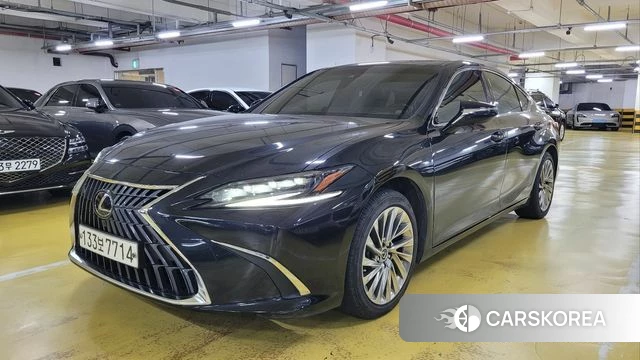 Lexus ES300h 7th generation 2024 Черный из Кореи