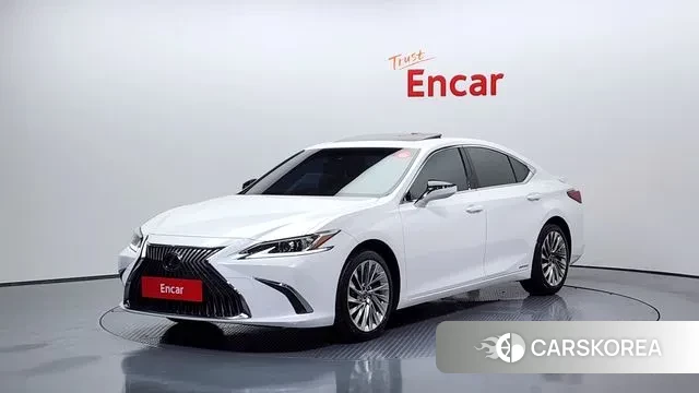 Lexus ES300h 7th generation 2020 Белый из Кореи