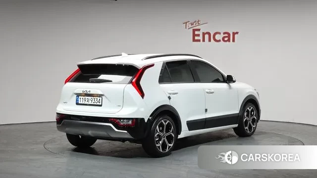 Kia Di Ol Nu Niro 2022 Белый из Кореи