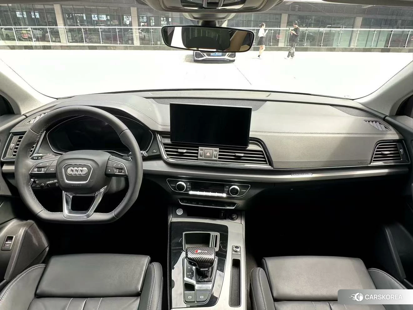 Audi Q5L 2021 Белый из Китая