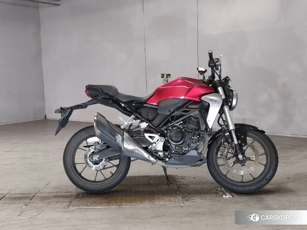 Проданный Honda CB250R 2018 из Японии