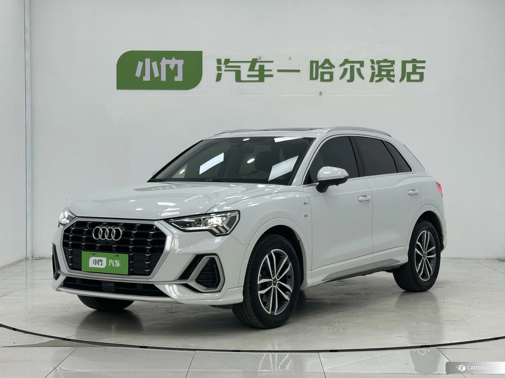 Audi Q3 2022 Белый из Китая