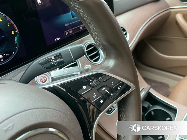 Mercedes-Benz E-class PHEV 2022 Черный из Китая