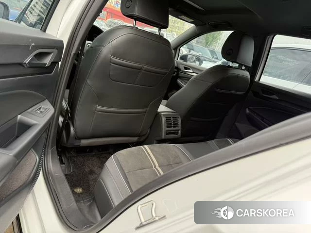 Volkswagen Golf 2021 Белый из Китая