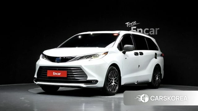 Toyota Sienna 4th Generation 2022 Белый из Кореи