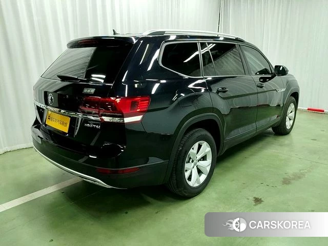 Volkswagen Tourang 2022 Черный из Китая