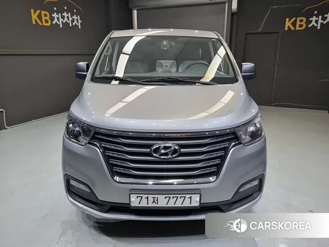 Hyundai The New Grand Starex 2018 Серебристо-серый из Кореи