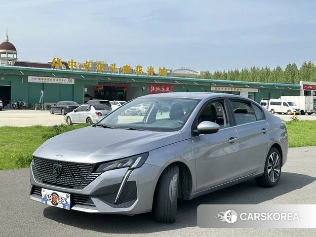 Peugeot 408 2023 Серебристо-серый из Китая