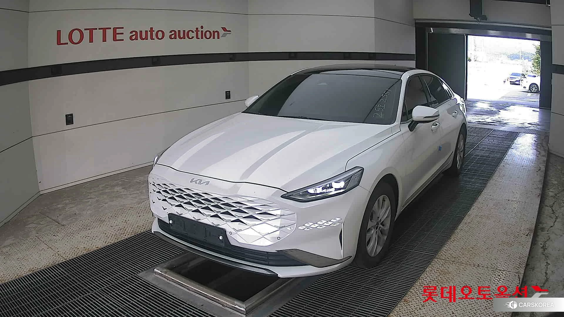Kia K8 2022 Белый из Кореи