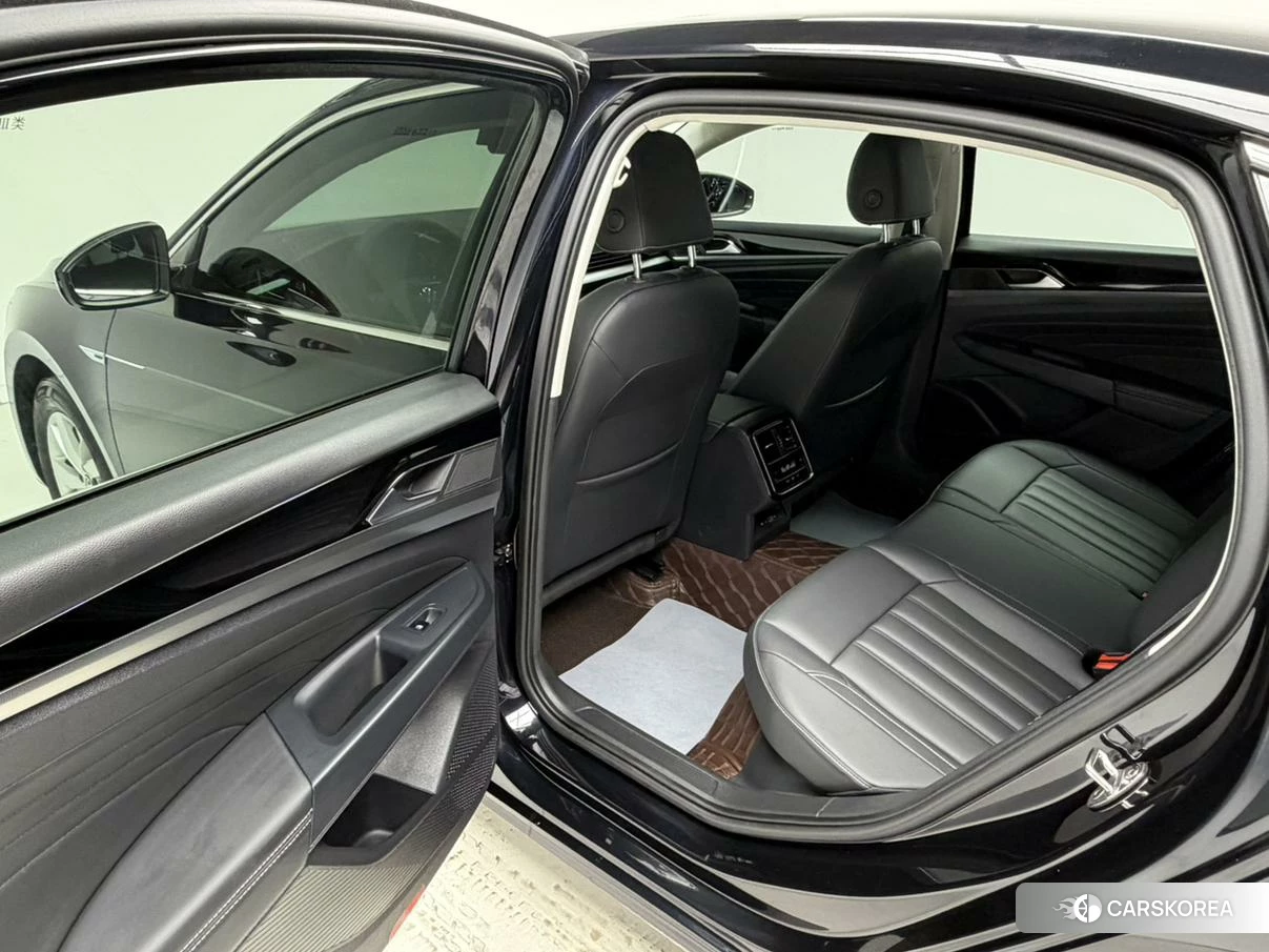 Volkswagen Passat PHEV 2021 Черный из Китая