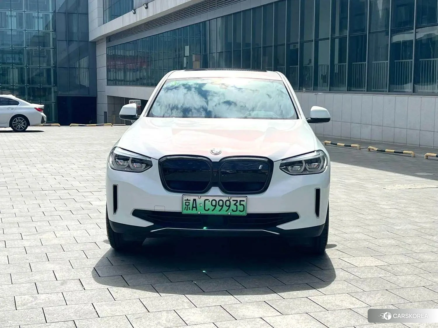 BMW iX3 2020 Белый из Китая