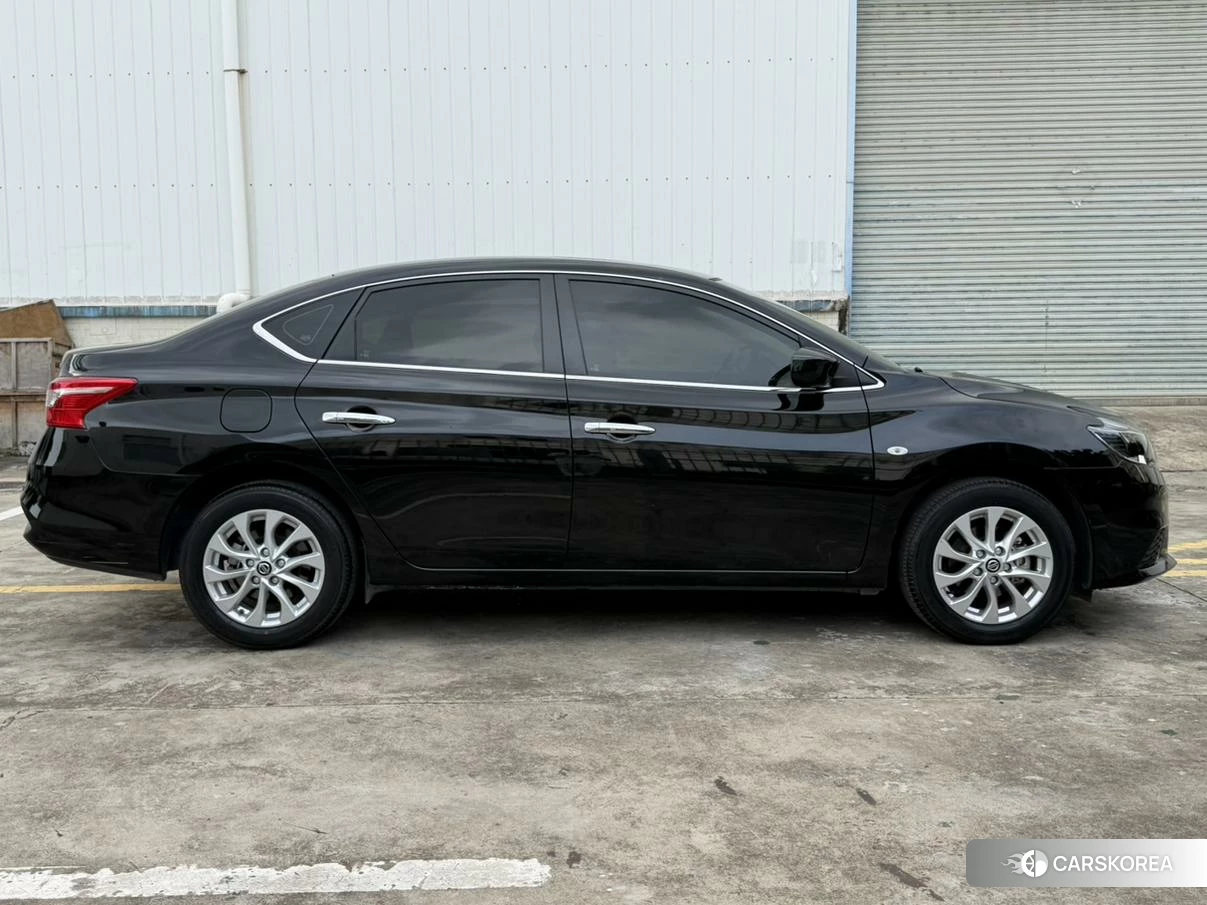 Nissan Xuan Yi 2024 Черный из Китая