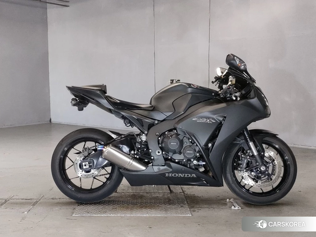 Проданный Honda CBR1000RR 2016 из Японии, фото 2