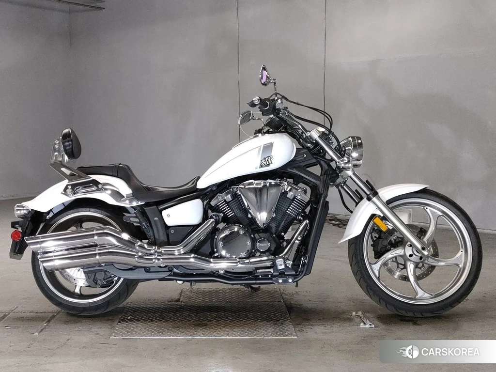 Проданный Yamaha XVS 1300 CA STRYKER 2013 из Японии