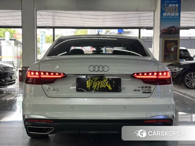 Audi A4L 2022 Белый из Китая