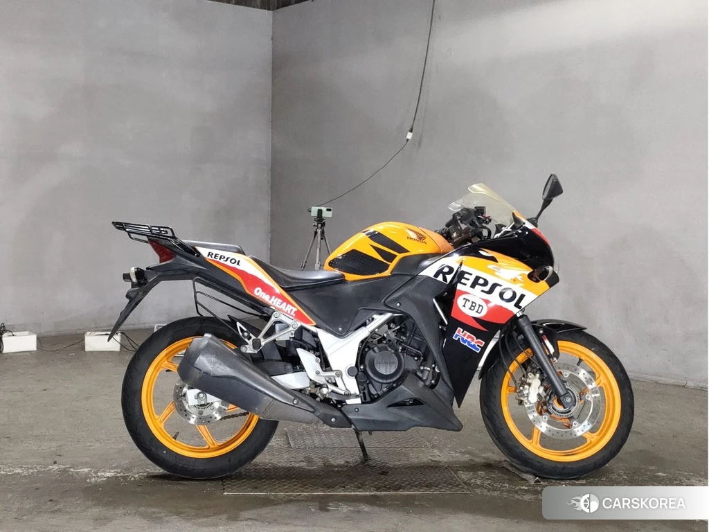 Проданный Honda CBR250R 2013 из Японии, фото 2