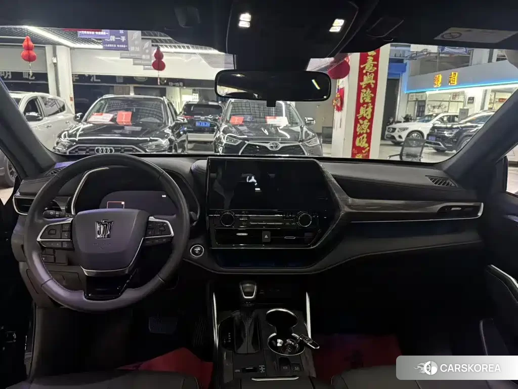 Toyota Crown 2025 Черный из Китая