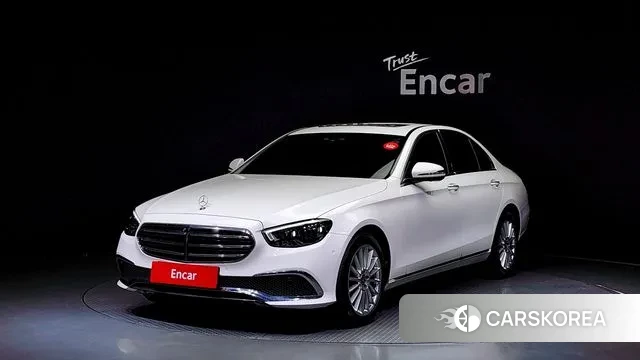 Mercedes-Benz E-Class W213 2023 Белый из Кореи