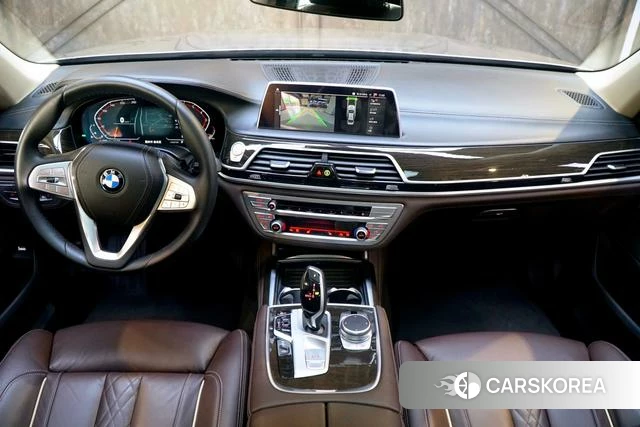 BMW 7 series 2022 Серебристо-серый из Китая