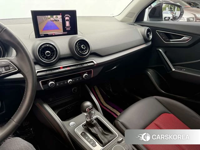 Audi Q2L 2021 Белый из Китая