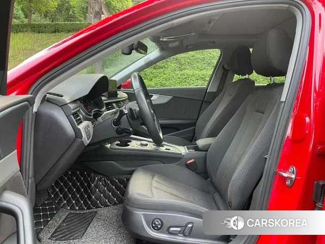 Audi A4L 2018 Красный из Китая