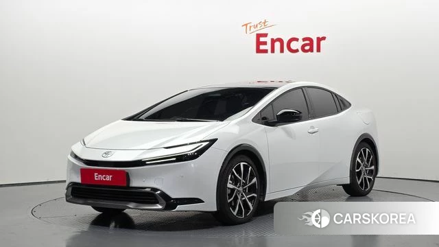 Toyota Prius 5th Generation 2024 Белый из Кореи