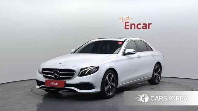 Mercedes-Benz E-Class W213 2019 Белый из Кореи